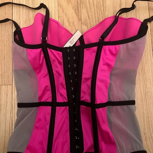 Victoria’s Secret hot pink corset - Picture 2 of 3